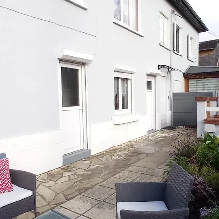 Prázdninový dům Maison Coeur De - Spacieuse Avec Terrasse Deville-les-Rouen